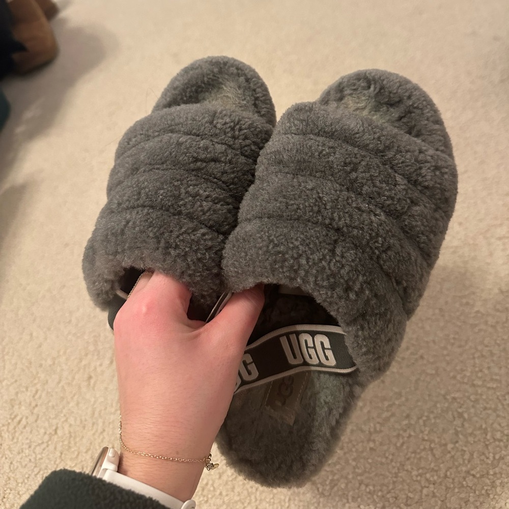UGG Fluff Yeah slide slippers size 8 grey